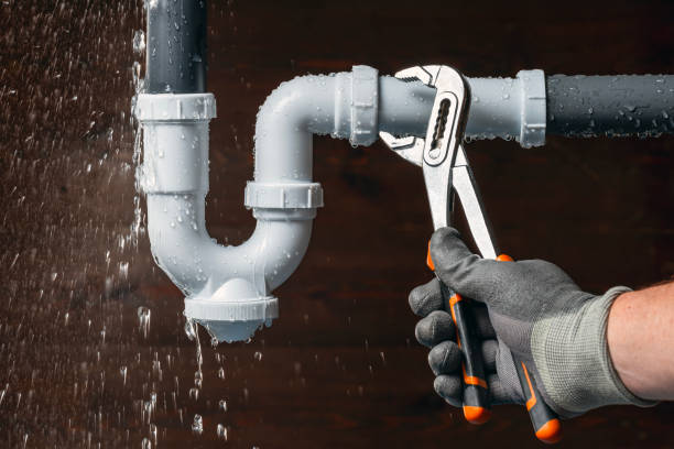Professional Gas Line Repair technician working in Smithville, MO